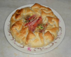 Torta salata con catalogna e prosciutto cotto