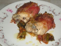 Pollo allo speck ed erbe aromatiche