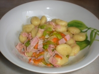 Gnocchi con fiori di zucchine e prosciutto cotto